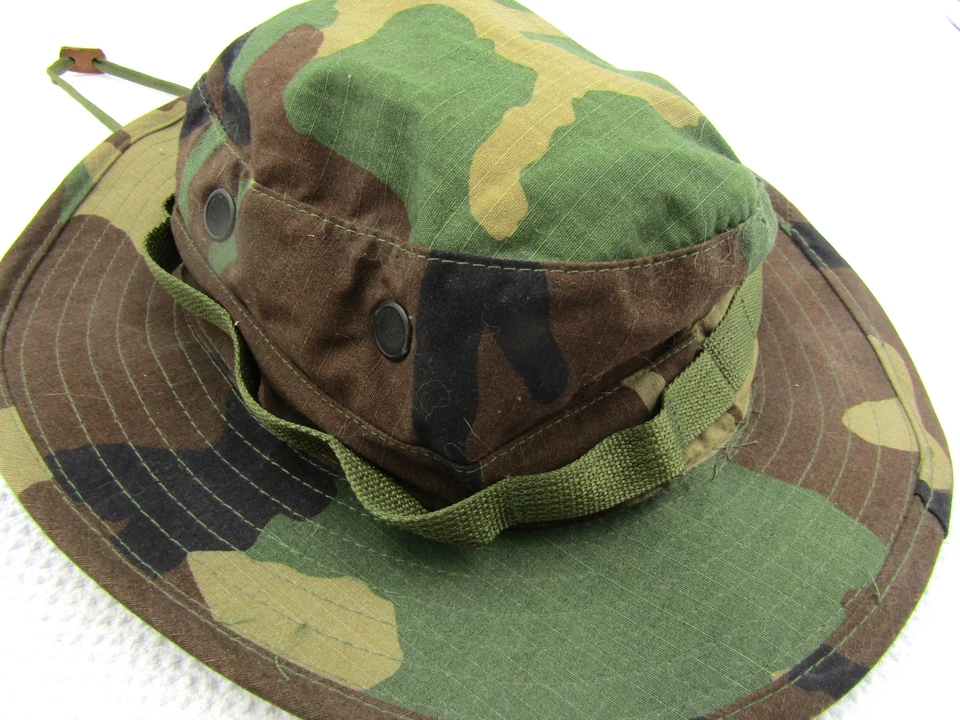 Sombrero Militar DE COLECCIÓN Correa Trasera Grande Camuflaje Talla 7 1/4 Hecho en EE. UU. Foto 2 de 4