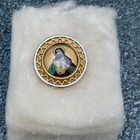Vintage Sacred Heart Of Jesus Gold-Tone Brooch Pin Made In Czechoslovakia — photo 1