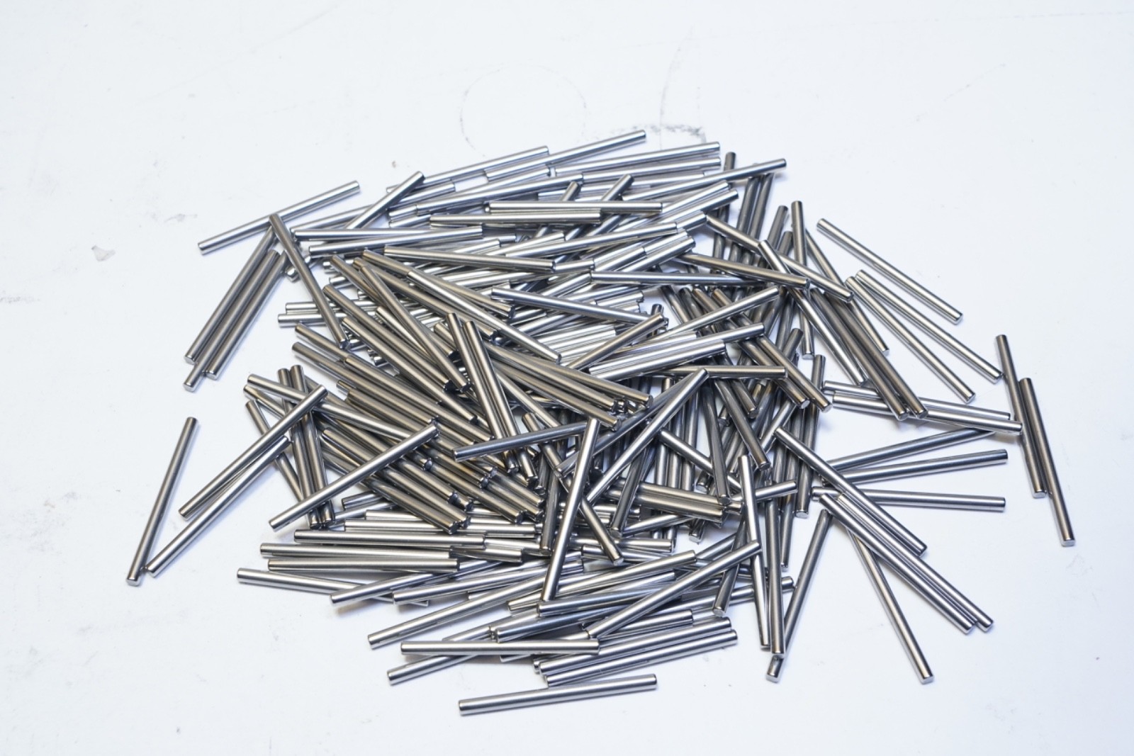New Lot of 200 MEC Bearing PVT Needle Rollers 2 x 27.40 BP G5 N113260 Ships FREE