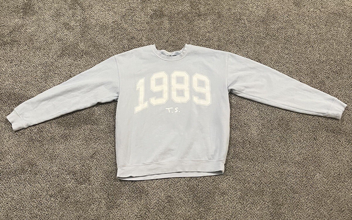 【新品未使用】Taylor Swift Gray 1989 Crewneck Taylor Swift The Eras Tour Heather Gray Crewneck