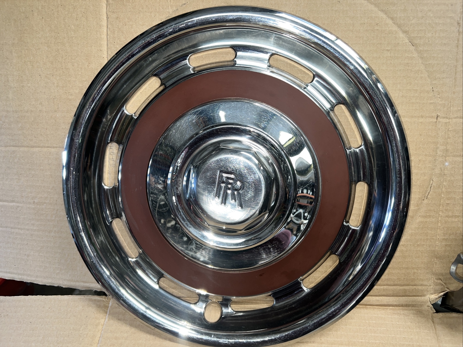 1970 to 1980 Rolls Royce Silver Shadow One hub cap, wheel dust cover NEW POLISH