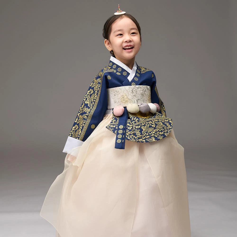 Korean shop hanbok girl
