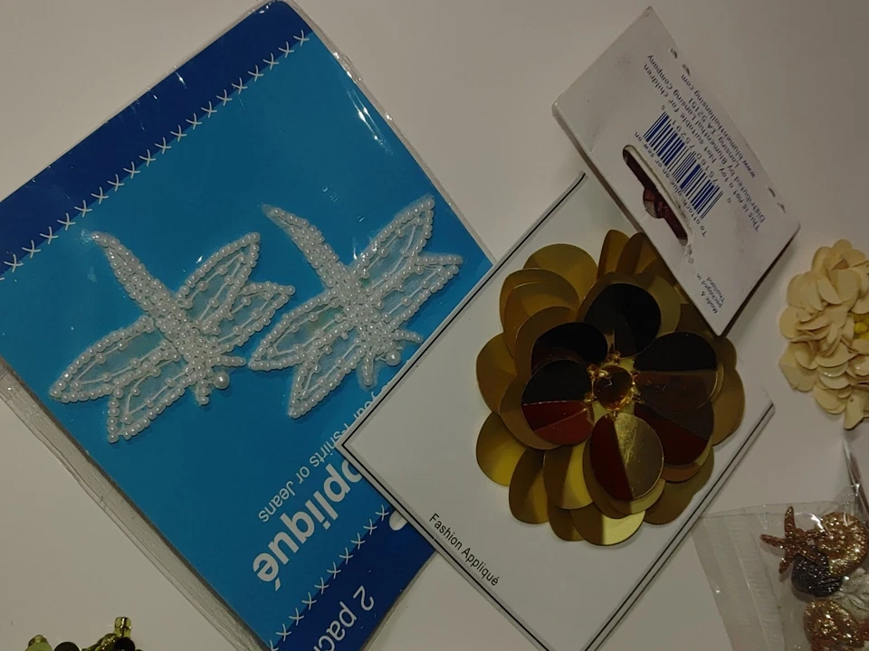 Lote de apliques flores con cuentas florales y más botones artesanales Foto 4 de 4