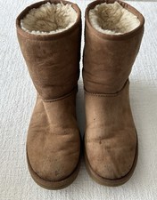 UGG Classic Short II Women's Size 7 Chestnut Suede Sheepskin Boots 1016223