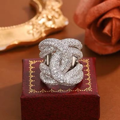Atemberaubender Silber Platte 925 Oversized Ring mit Super Twist Shiny Pave Moissanite