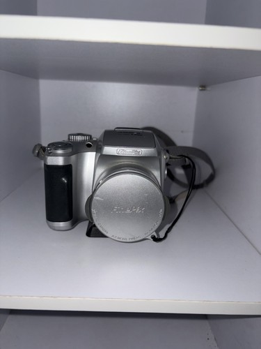 Fujifilm FinePix S3000 Digital