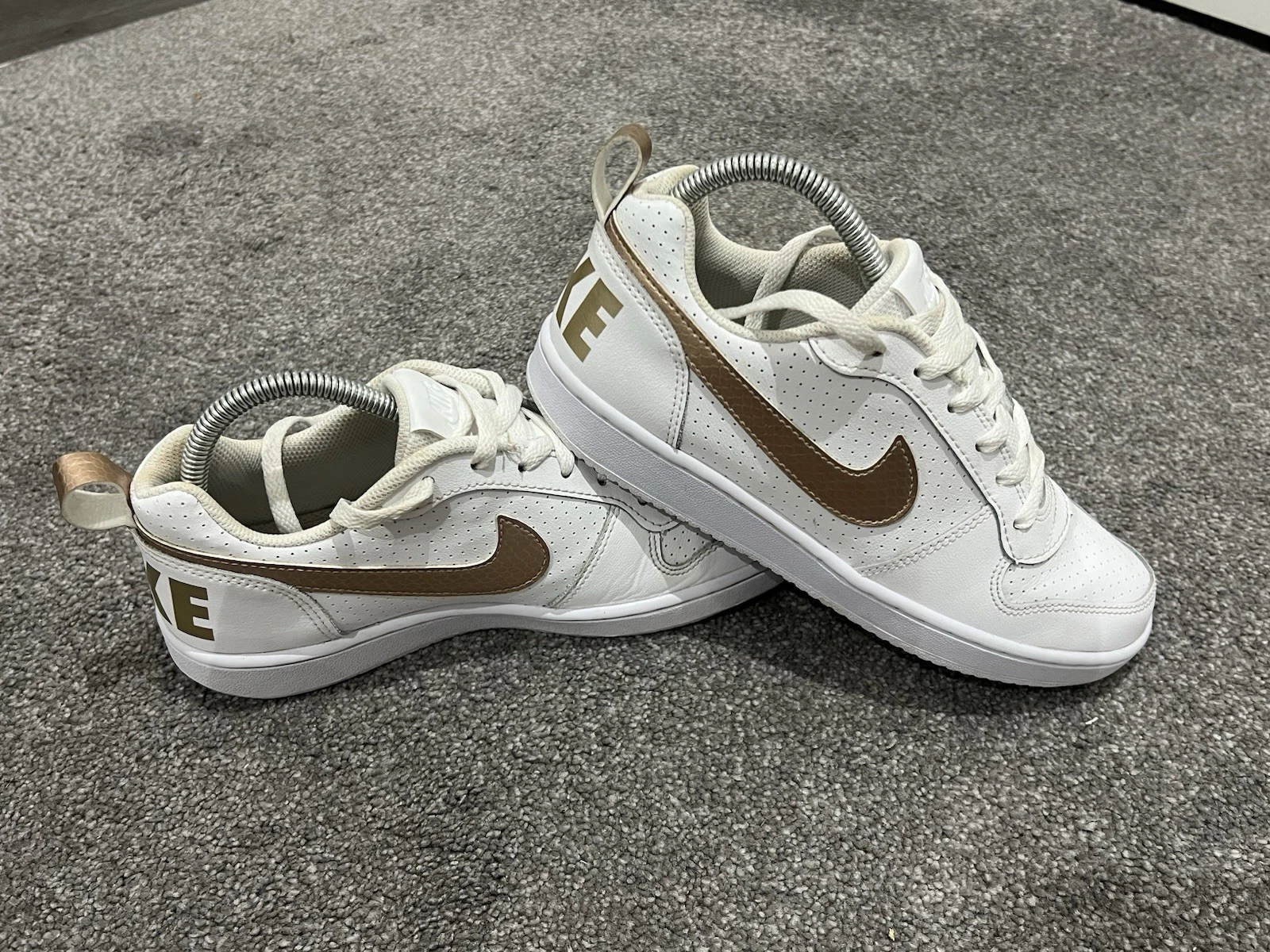 Nike Court Borough Low GS 'White Go taglia UK 5.5 EU 38.5 US 6Y
