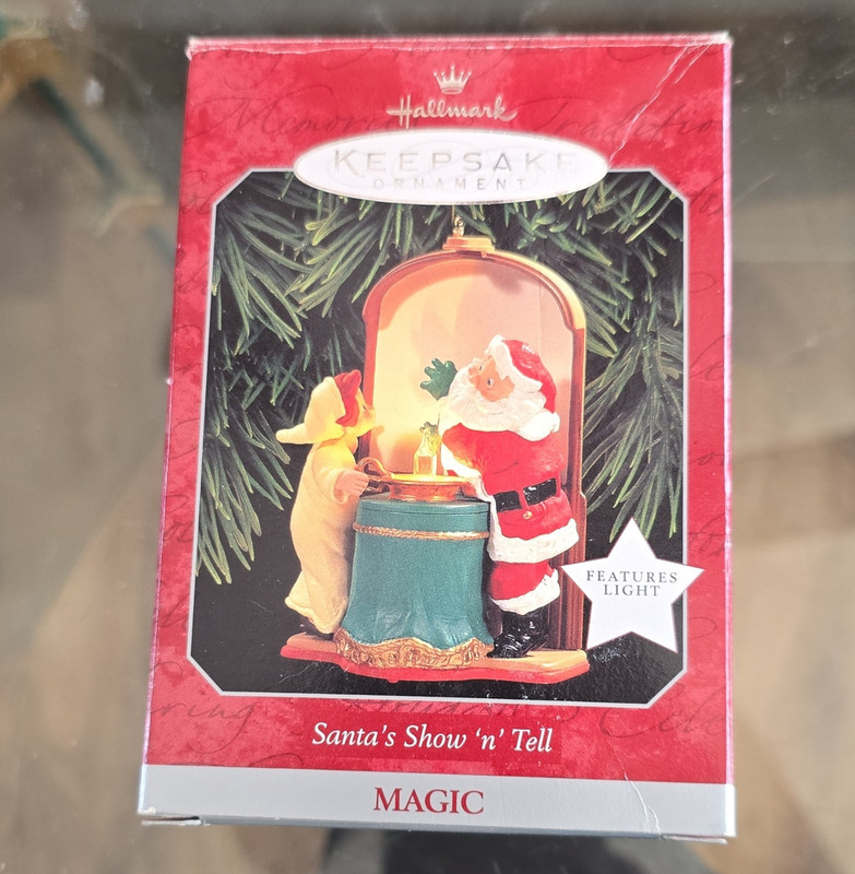 Hallmark Magic Keepsake Ornament Santa’s Show ’n’ Tell 1998 Light Up Hanging