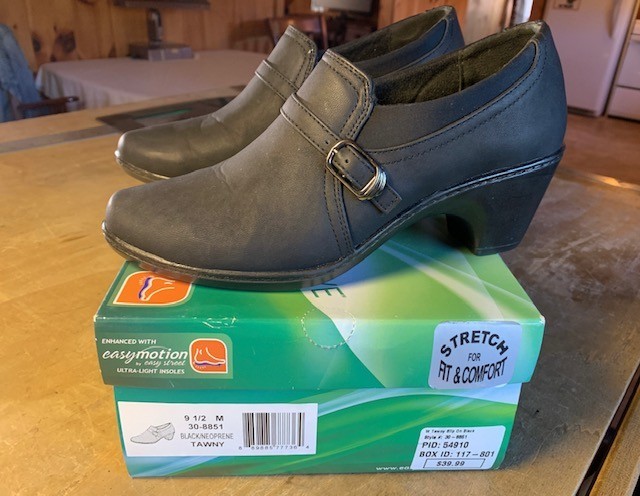 easy street Womens Dress Shoes size Black