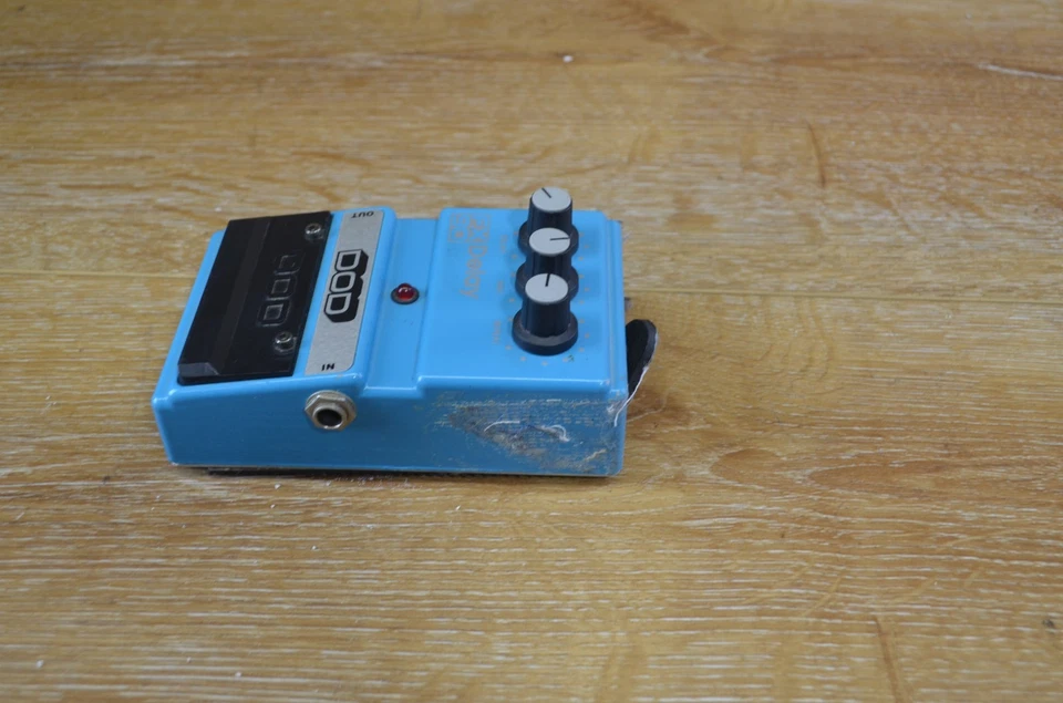 Pedal de efectos de guitarra Vintage DOD Electronics Analog Delay FX90 Foto 3 de 4