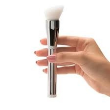 IT COSMETICS 704 Heavenly Skin Smoothing Complexion Brush Foundation