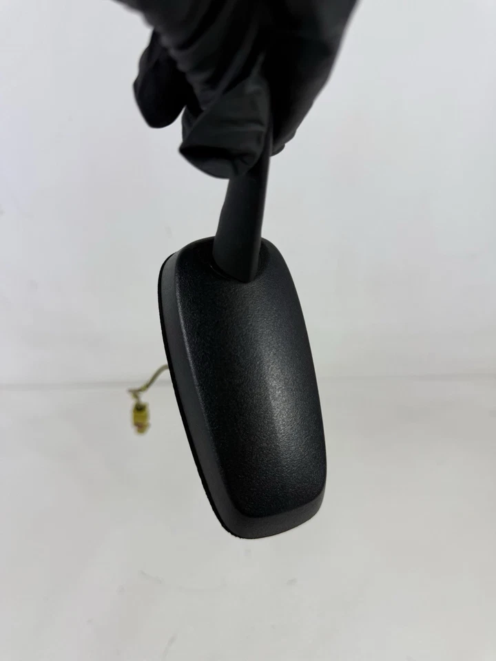Antena de radio montada en el techo trasero Chevrolet Impala 2006-2016 OEM 20786896 Foto 2 de 4