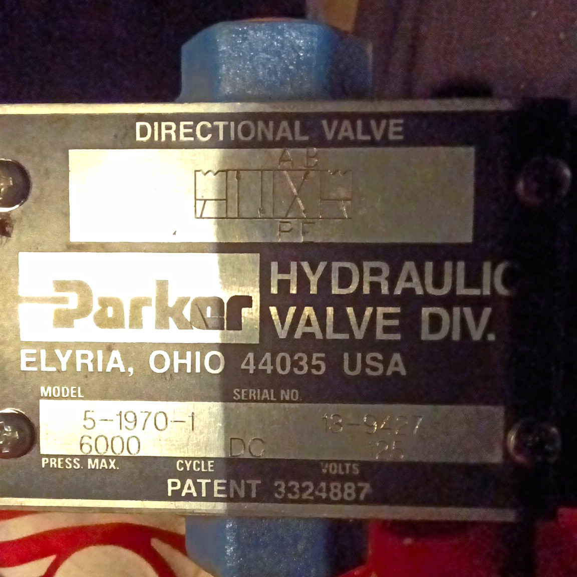 Parker Hydraulic Directional Valve 4-Way 2-Position 6000 PSI MPN 5-1970-1