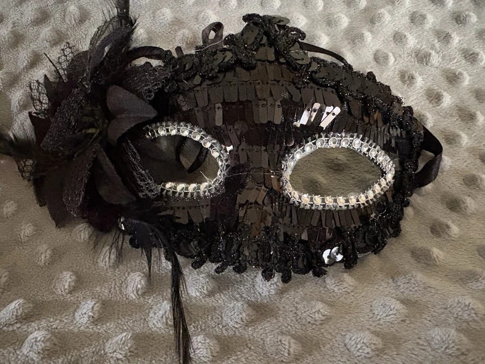 Two Masquerade Masks For Couples His Hers Mardi Gras Prom - Image 3 of 3