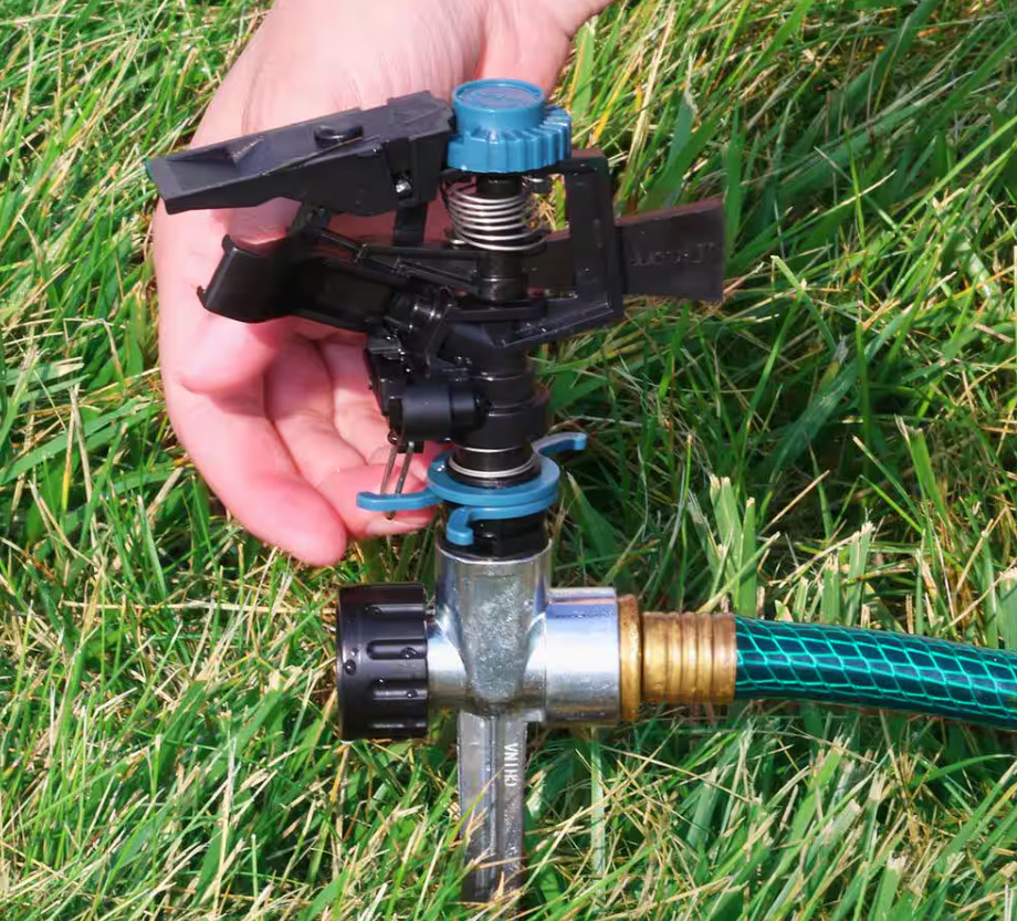 1 Pack of Pulsating Lawn Sprinkler with Metal Spike, Covers up to 85 ft Diameter