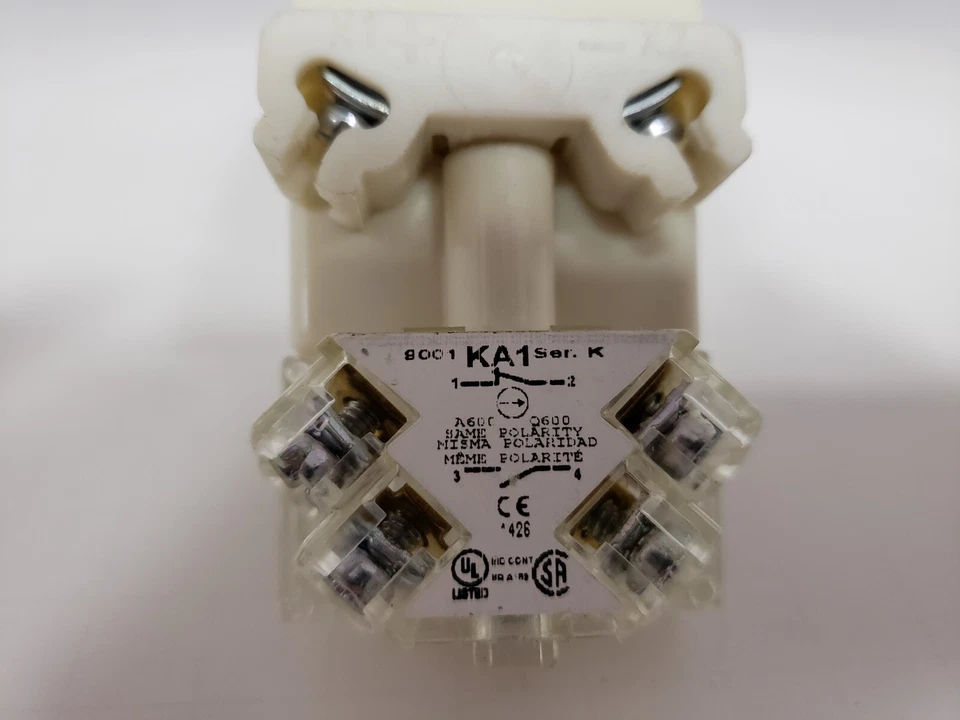 SCHNEIDER ELECTRIC 9001SK2L1GH13 PUSHBUTTON ILLUMINATED MOMENTARY NIB - Image 4 of 4