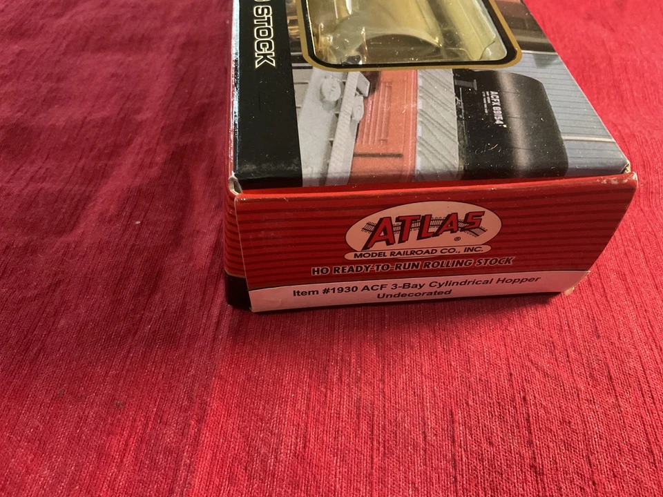 ATLAS HO-SCALE UNDECORATED ACF 3-BAY CYLINDRICAL HOPPER #1930 BRAND NEW!!! 🚂 - Image 2 of 4