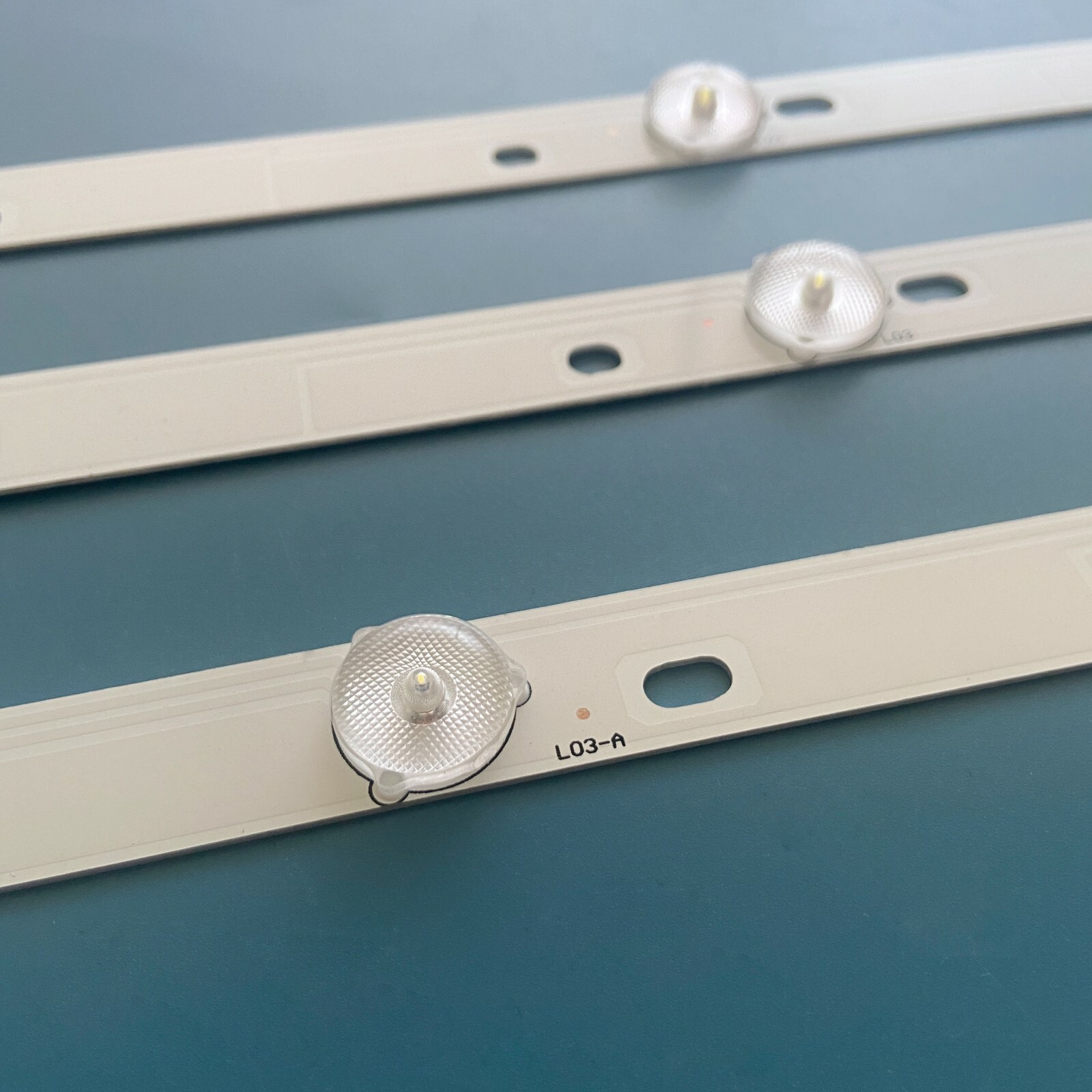 Striscia Di Retroilluminazione A LED Per TV 43" VEKTA LD - Foto 11