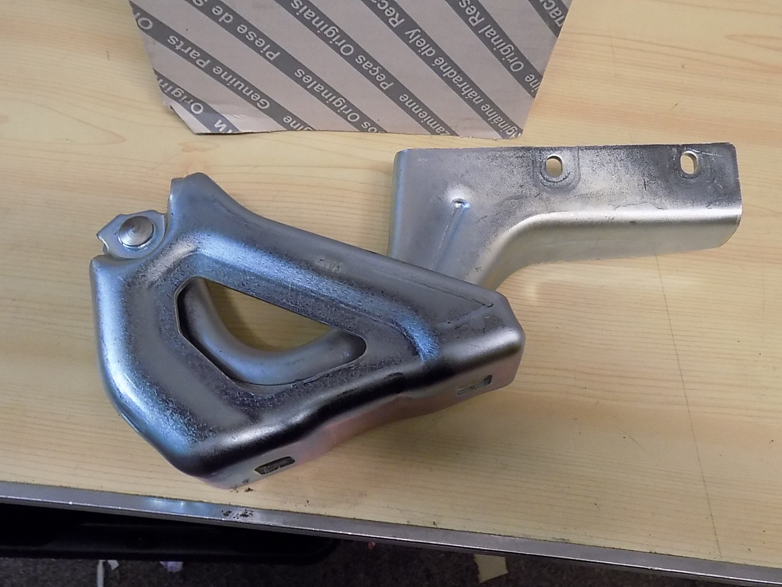 Genuine Fiat DOBLO 2009 on Bonnet Hinge - 52035196 for sale online 