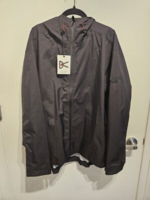 District Vision 3L Mountain Shell- Large MSRP $495