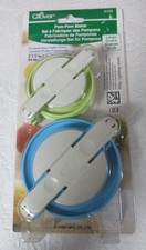 New Clover Pom-Pom Maker 3126 Set Makes Sizes 2-1/2"/65mm and 3-3/8"/85mm Large