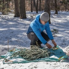 Faltbare Seiltasche zum Bergsteigen mit vier Griffen und Metallhakenverschluss – Bild 9