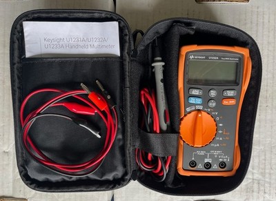 Keysight U1232A True RMS Digital Multimeter w/2 Lead Sets, Guide, Case 600V/10A