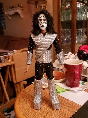 KISS CUSTOM 1:6 ACE FREHLEY LOVE GUN 1977 ERA 12