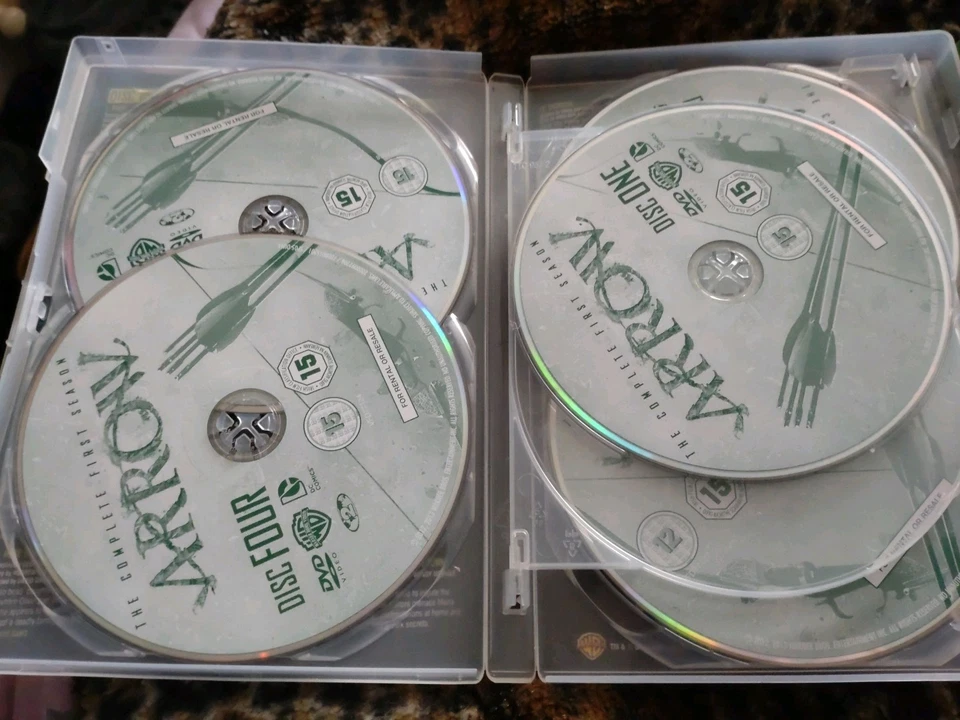 Arrow - Season 1 - Complete Series (DVD, 2013) - Image 4 of 4