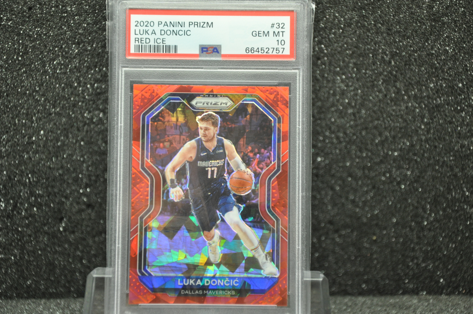 2020 Panini Prizm #32 Luka Doncic Red Ice PSA 10 PSA 10