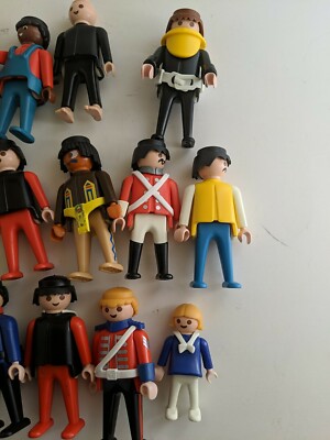 多彩なフィギュアと小物セット　geobra playmobile 25 Piece Lot Assorted Vintage 1974 Geobra Playmobil Figures