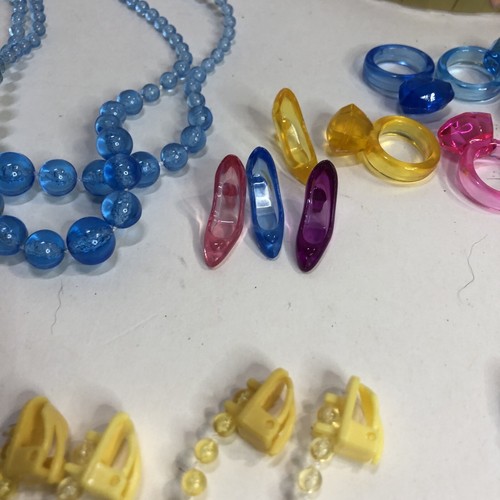 34 Assorted Replacement Parts Hasbro Pretty Pretty Princess Jewelry Box - Picture 4 of 8