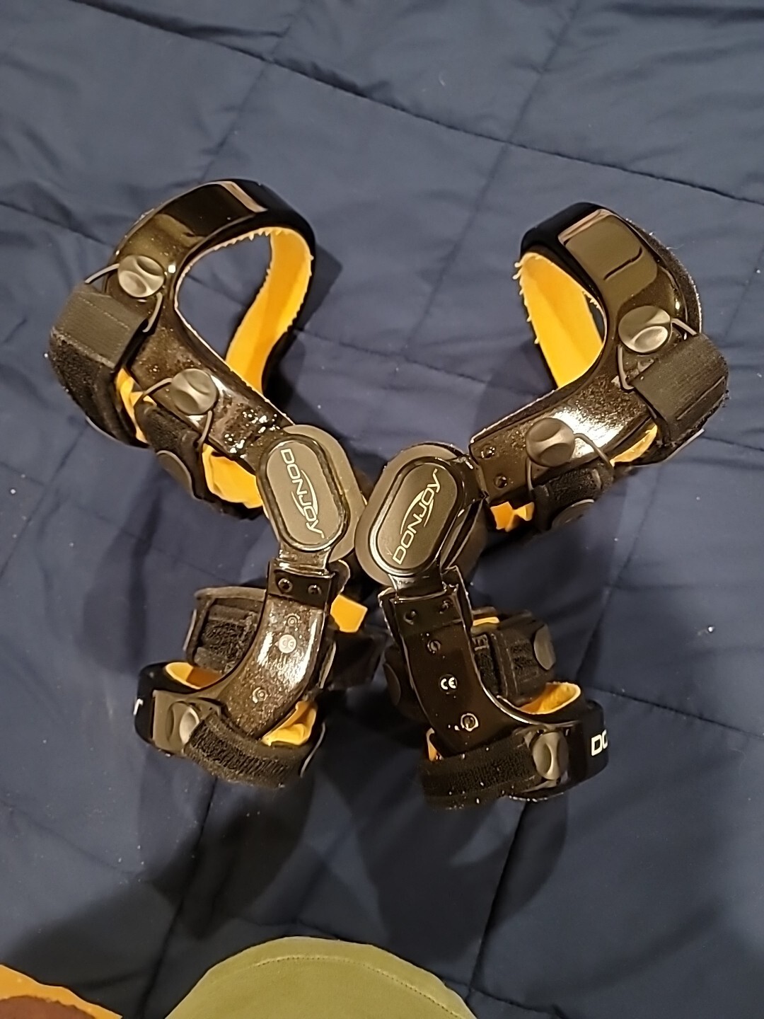 Donjoy OA Adjuster XL Right & Left Lateral Knee Braces eBay