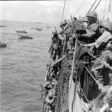 WW2 WWII Photo World War Two / US Marine Landings Saipan June 15 1944 USMC