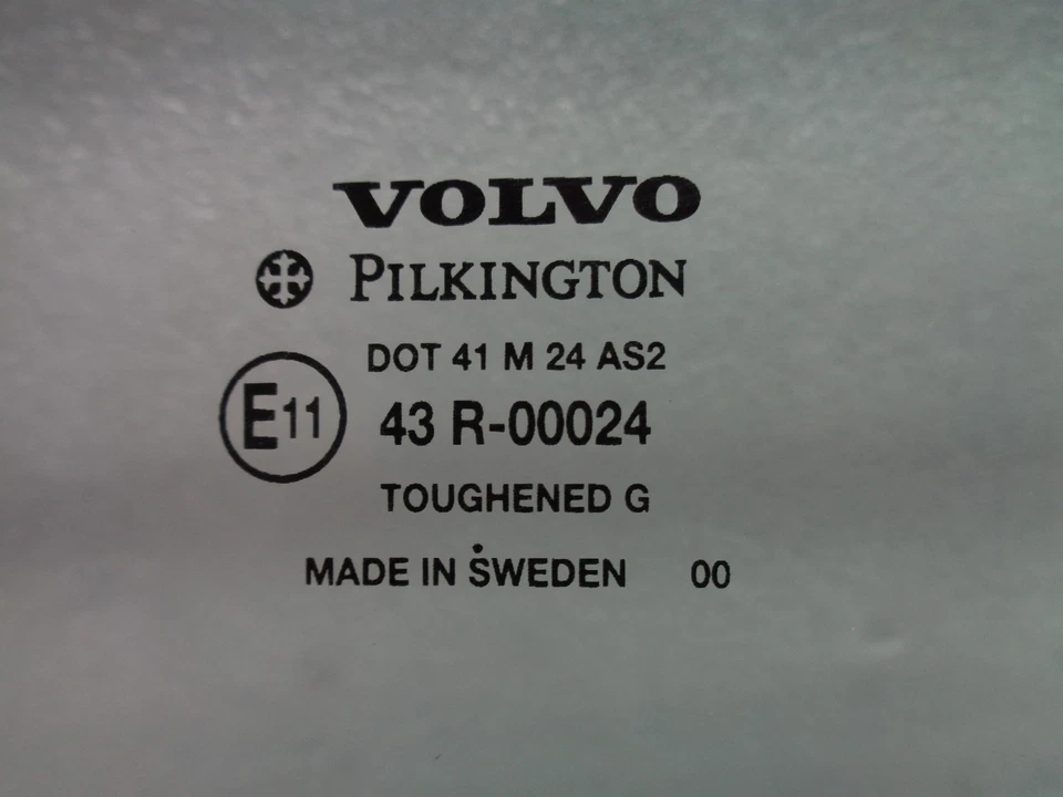 98-04 Volvo C70 Convertible Cuarto de Ventana Lateral Trasero Derecho Vidrio OEM DK812334 Foto 2 de 4