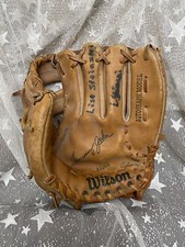 Wilson Baseball Glove RHT A2260 Tommy John Autograph Model Owners Name