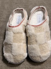 Gwden Slippers Cream Checkered Fake Fur Red Accent Size 7/8