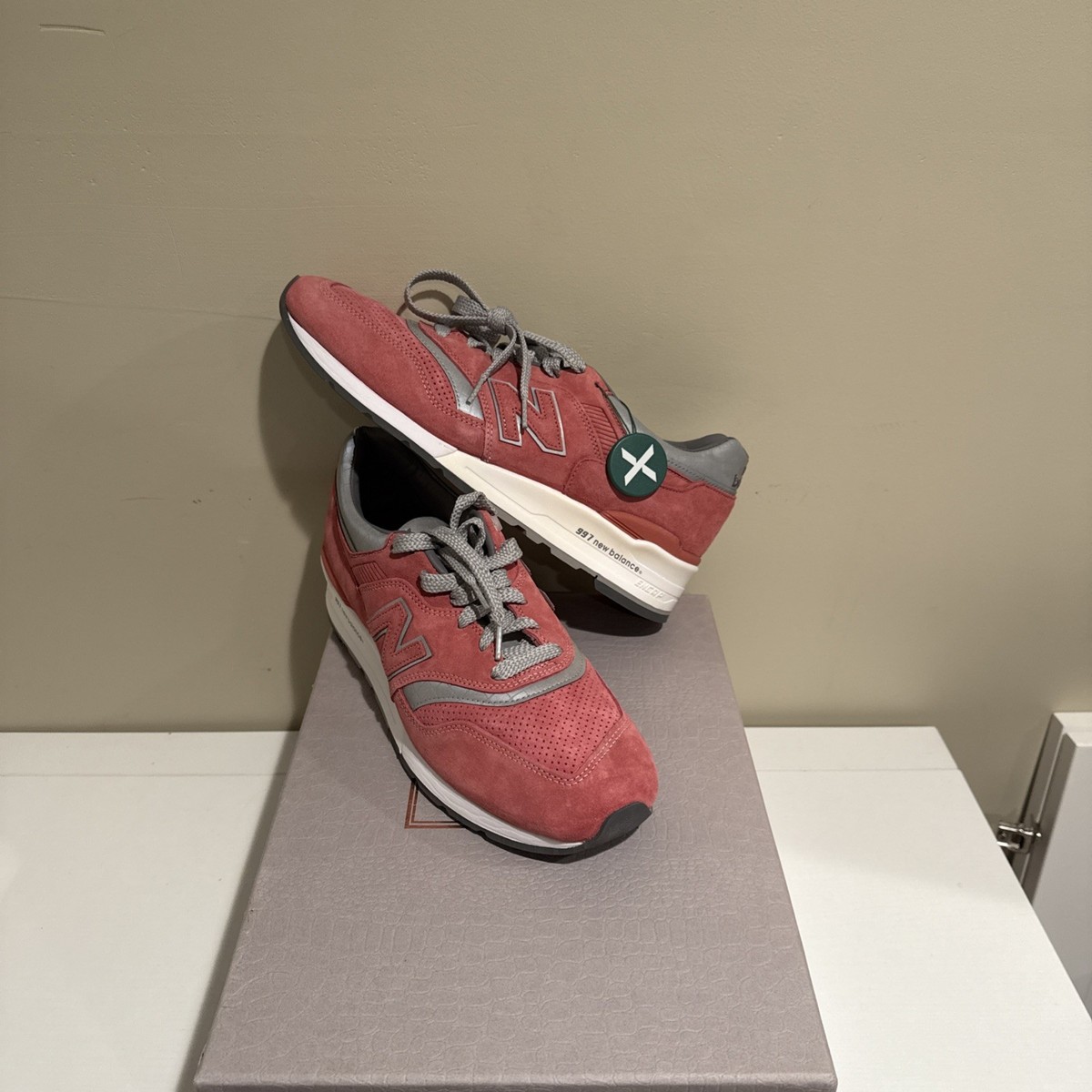 Concepts x New Balance 997 Rose Special Box 2014 - Size 12 Concepts x New Balance 997 Rose Special Box 2014 - Size 12