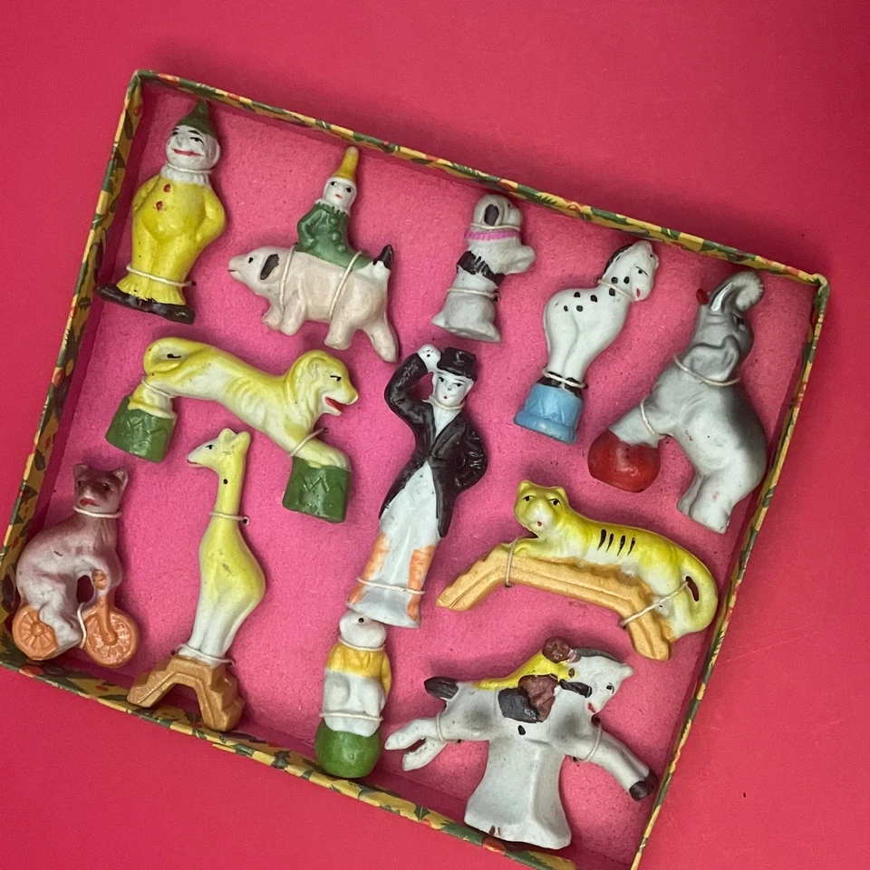 Jouets anciens - Ravissant coffret 12 sujets en biscuit sur le Cirque - JAPAN - Photo 2/4
