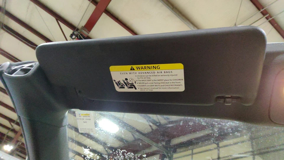 Volkswagen EOS 2007-2016 convertible lado derecho interior parasol negro-QT Foto 2 de 4