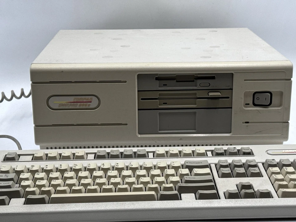 Computadora PC Compaq Deskpro 286e 2520 de colección con teclado enciende botas Foto 2 de 4
