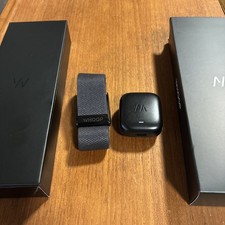 Whoop 4.0 Tracker And battery pack W/ Box Black Nylon Strap