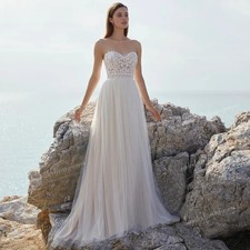Elegant Tulle Wedding Dress Lace Applique A-Line Sweetheart Backless Bridal Gown