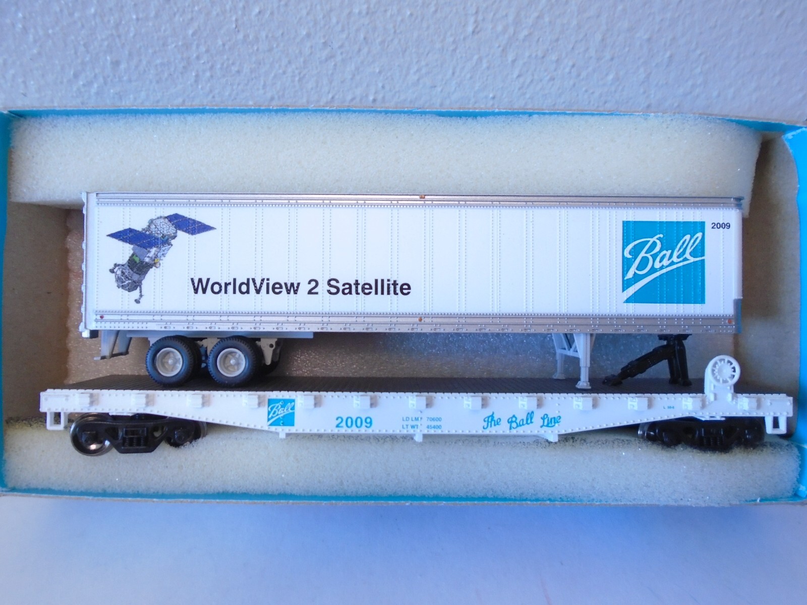 Athearn Ho, 50' Flat with 45' Trailer, Ball Plastic Container Corp