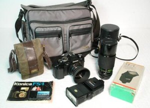 Konica FS-1 35mm SLR Film Camera with 40mm & Sigma 70-250mm Lenses + Hanimex TZ1