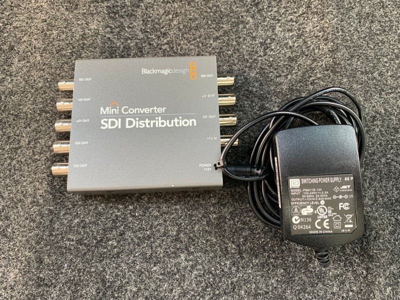 Blackmagic Design HD/SD Distribution Amp       8 Re-Clocked Outputs