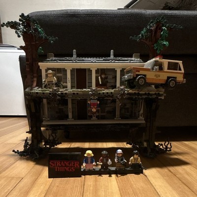 LEGO Stranger Things The Upside Down 75810 (100% complete) With Mini Figures