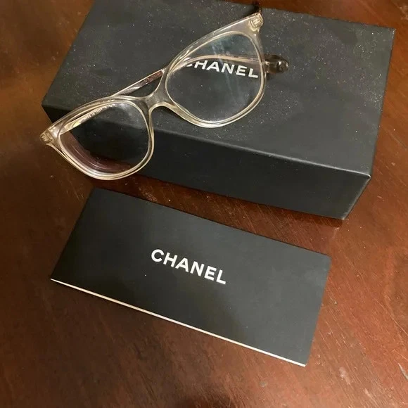 Gafas Chanel 3383 marco transparente con piezas de brazo plateado Foto 3 de 4