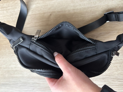 Alo Yoga Explorer Fanny Pack Crossbody Belt Waist Bag Black 3L | eBay