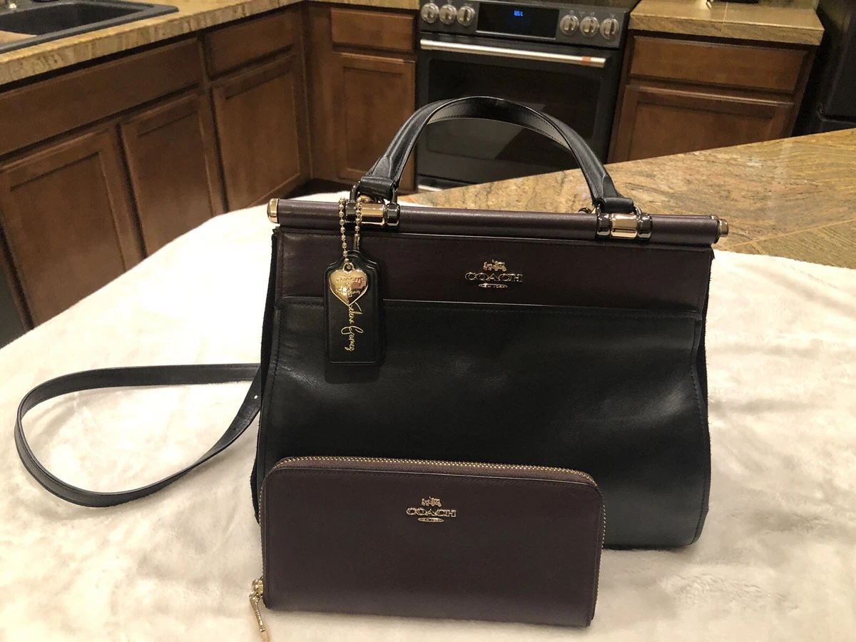 Coach wallet hotsell selena gomez
